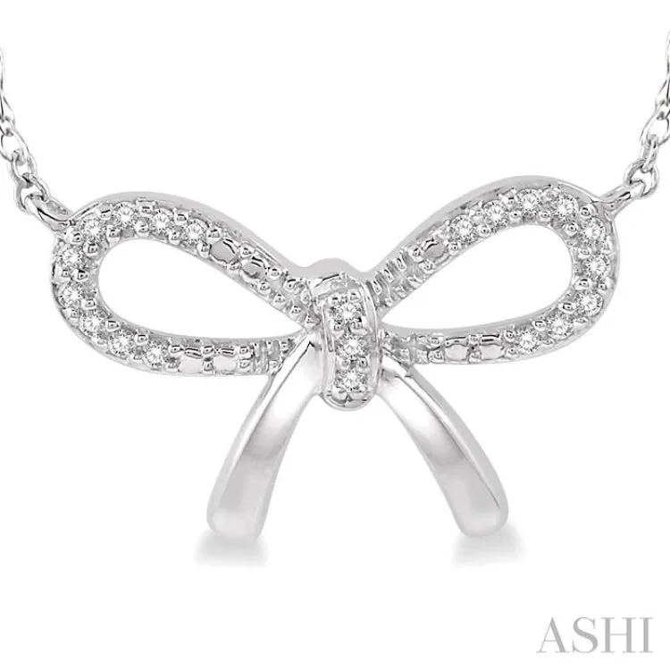 1/20 Ctw Bow Tie Round Cut Diamond Necklace in 10K White Gold