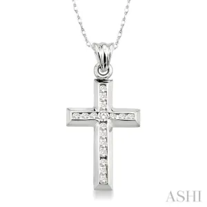 1/4 Ctw Round Cut Diamond Cross Pendant in 10K White Gold with Chain