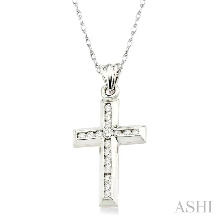 1/4 Ctw Round Cut Diamond Cross Pendant in 10K White Gold with Chain