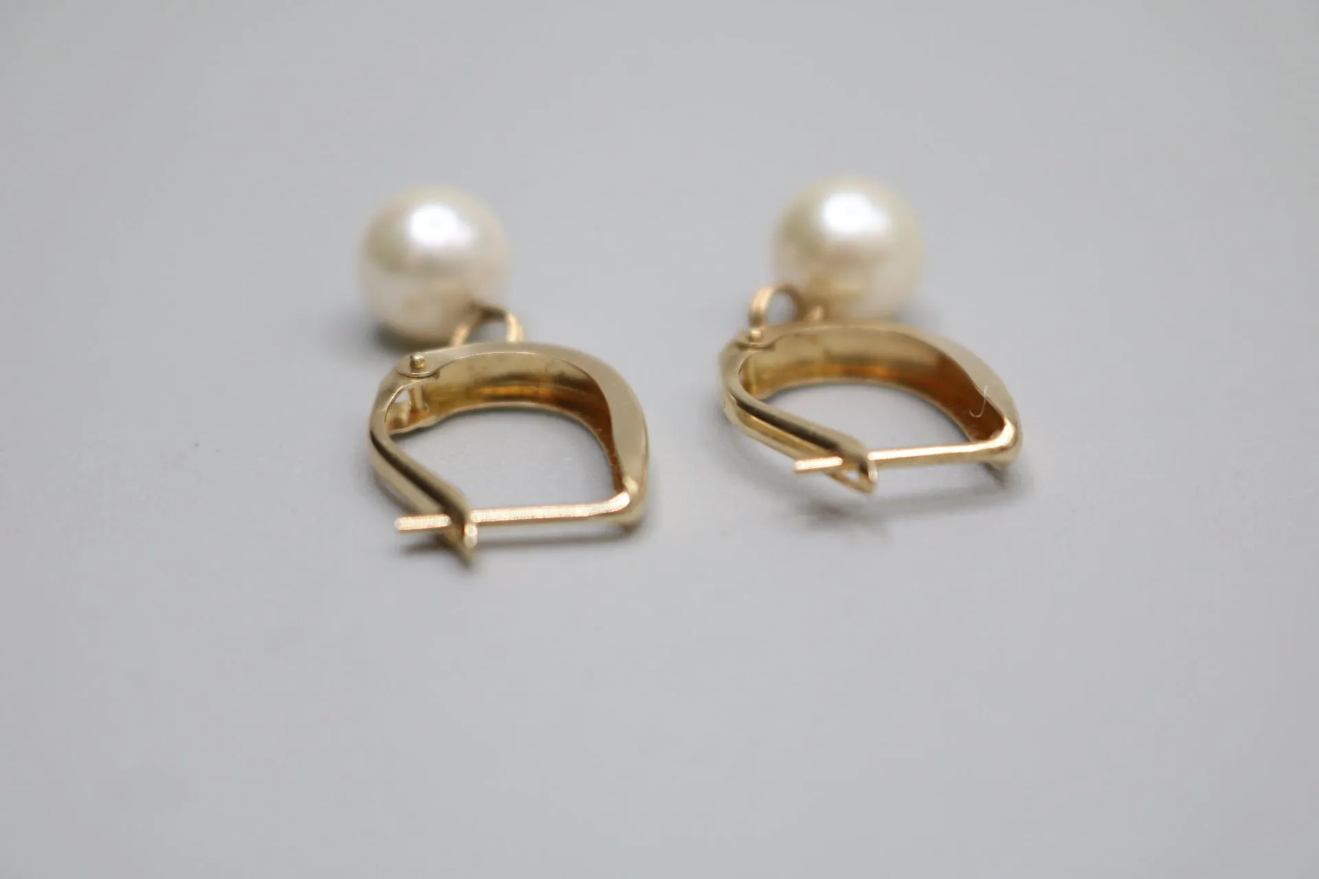 14K Yellow Gold Pearl Earrings (2.2 Grams)