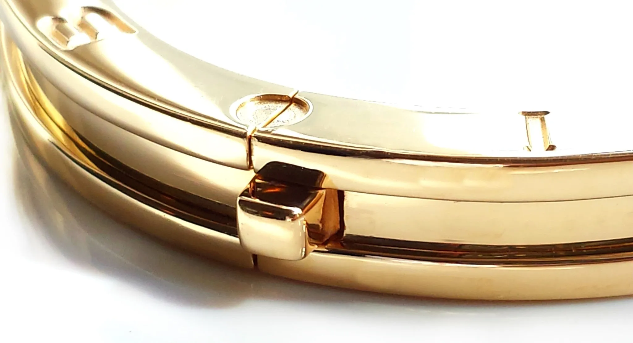 Bulgari Bvlgari B.Zero1 18k Yellow Gold Bangle with Bag & Box