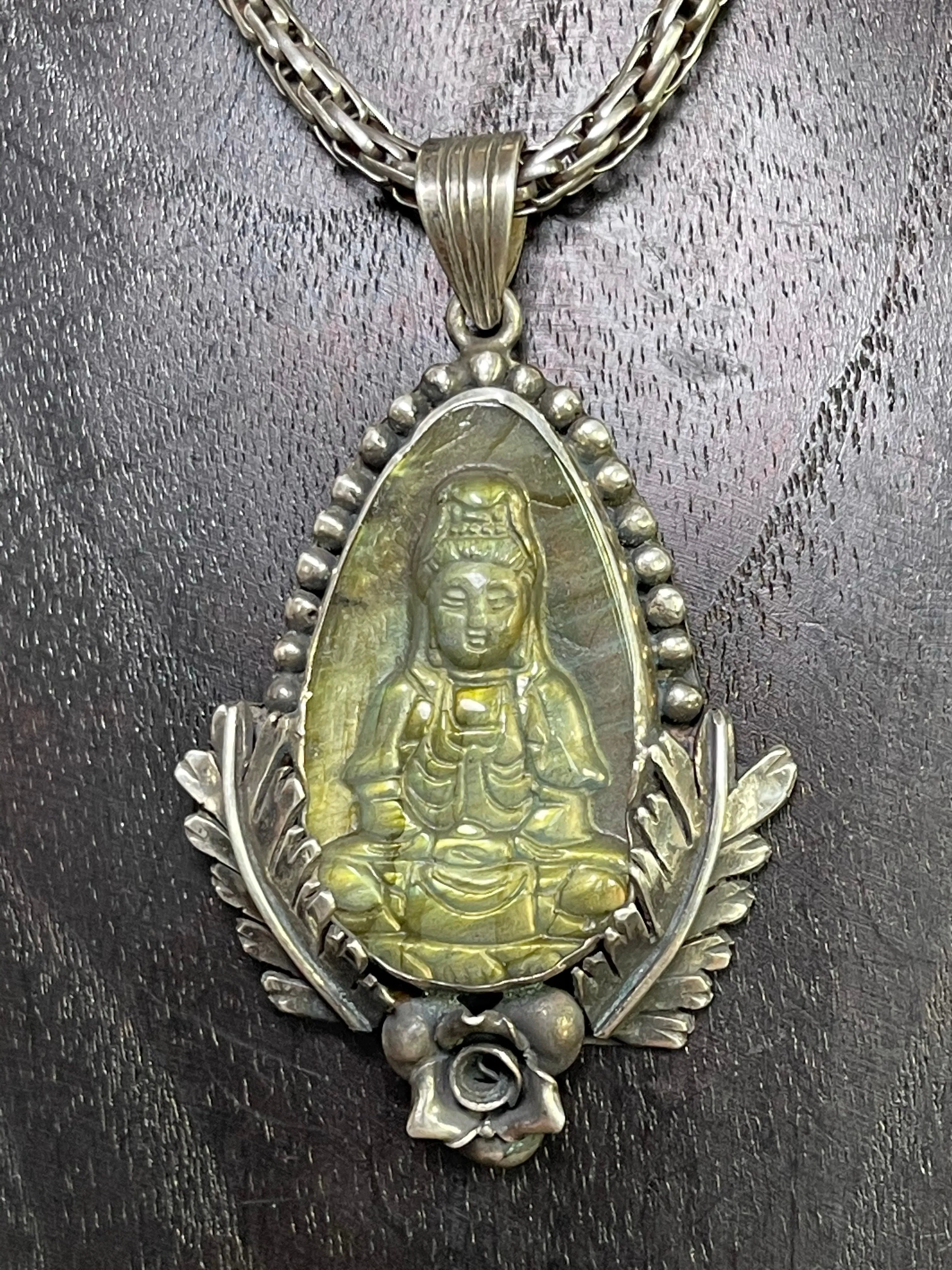 Labradorite Quanyin Pendant