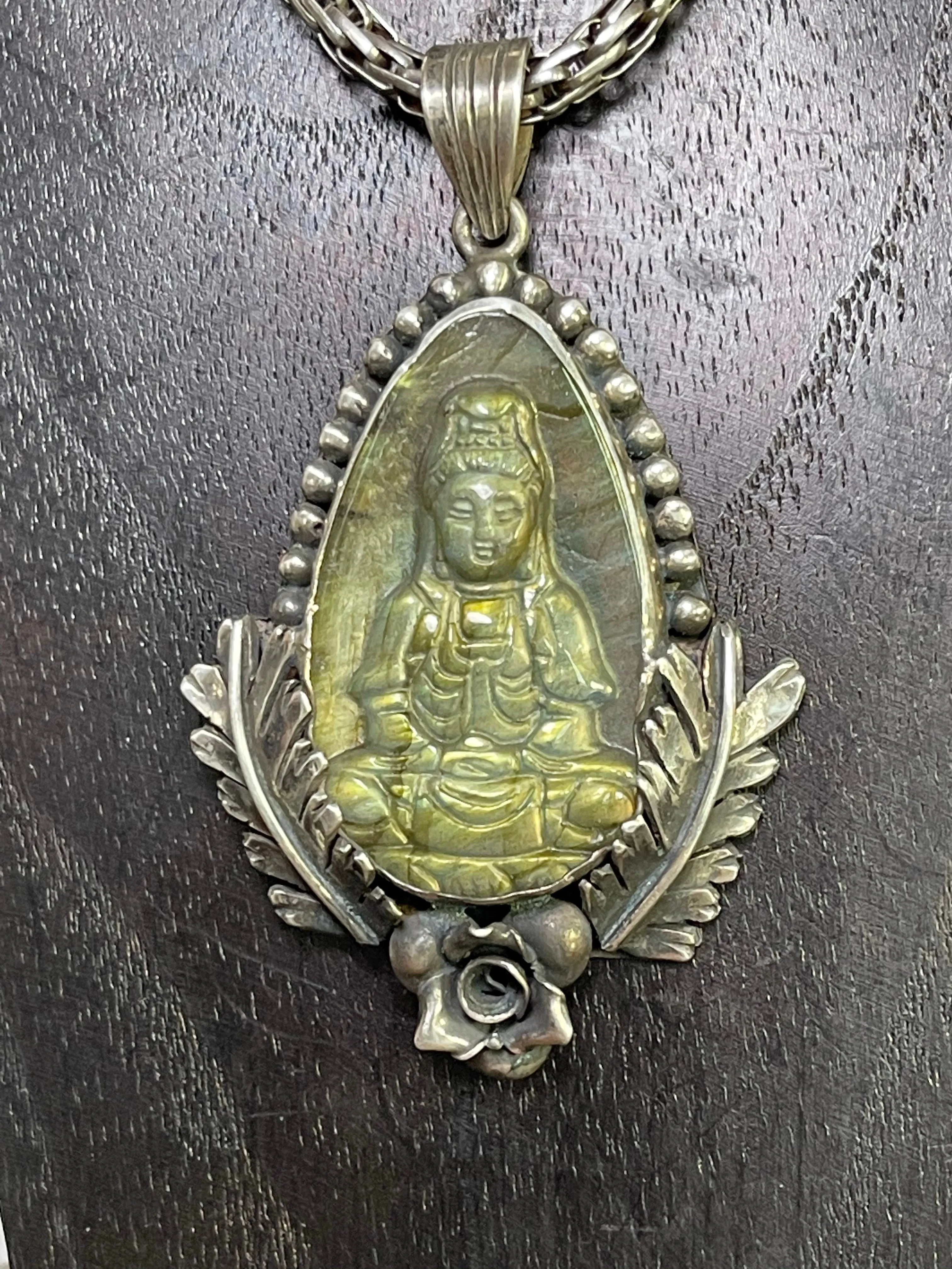 Labradorite Quanyin Pendant