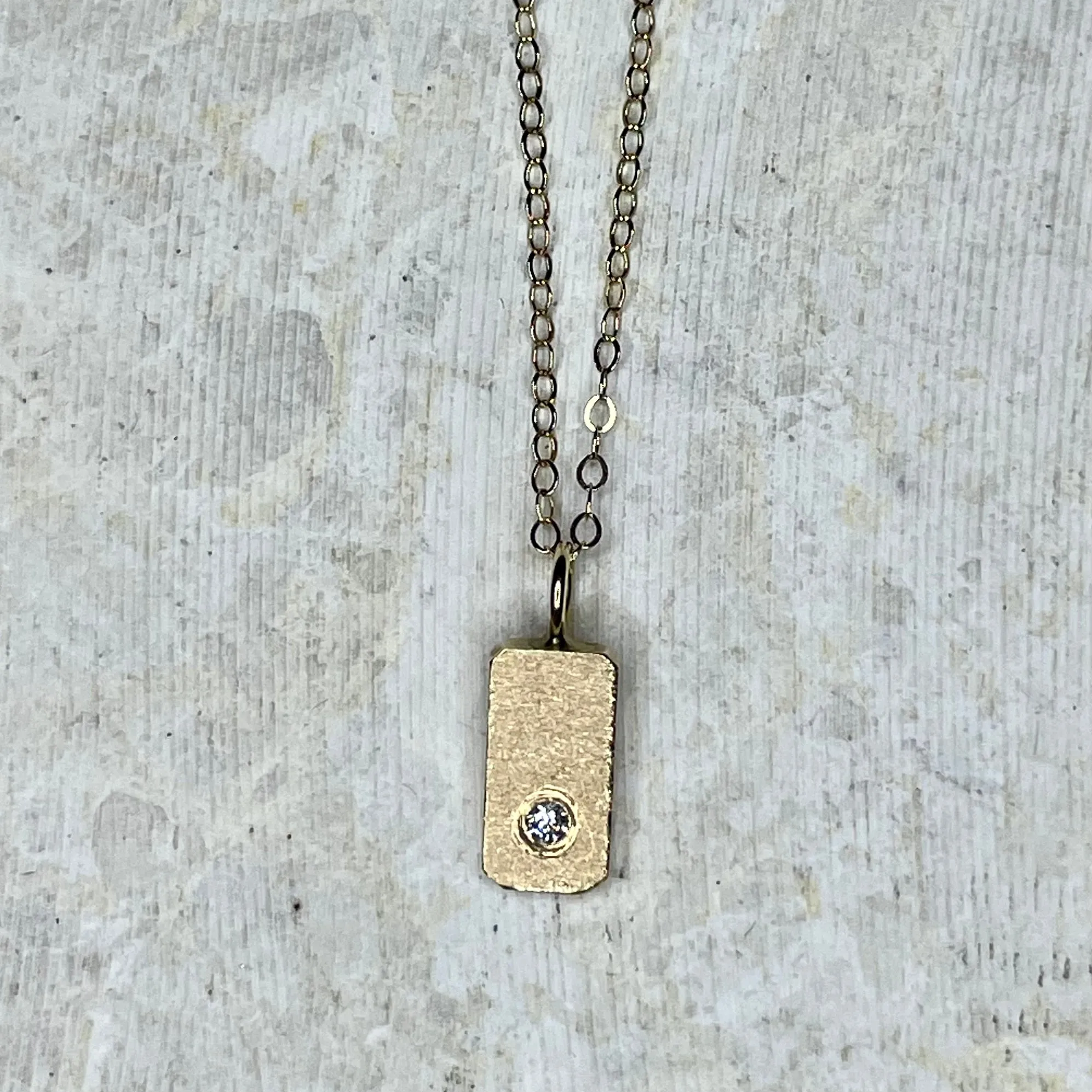 NG4 14kt Gold Rectangle Necklace w Diamond