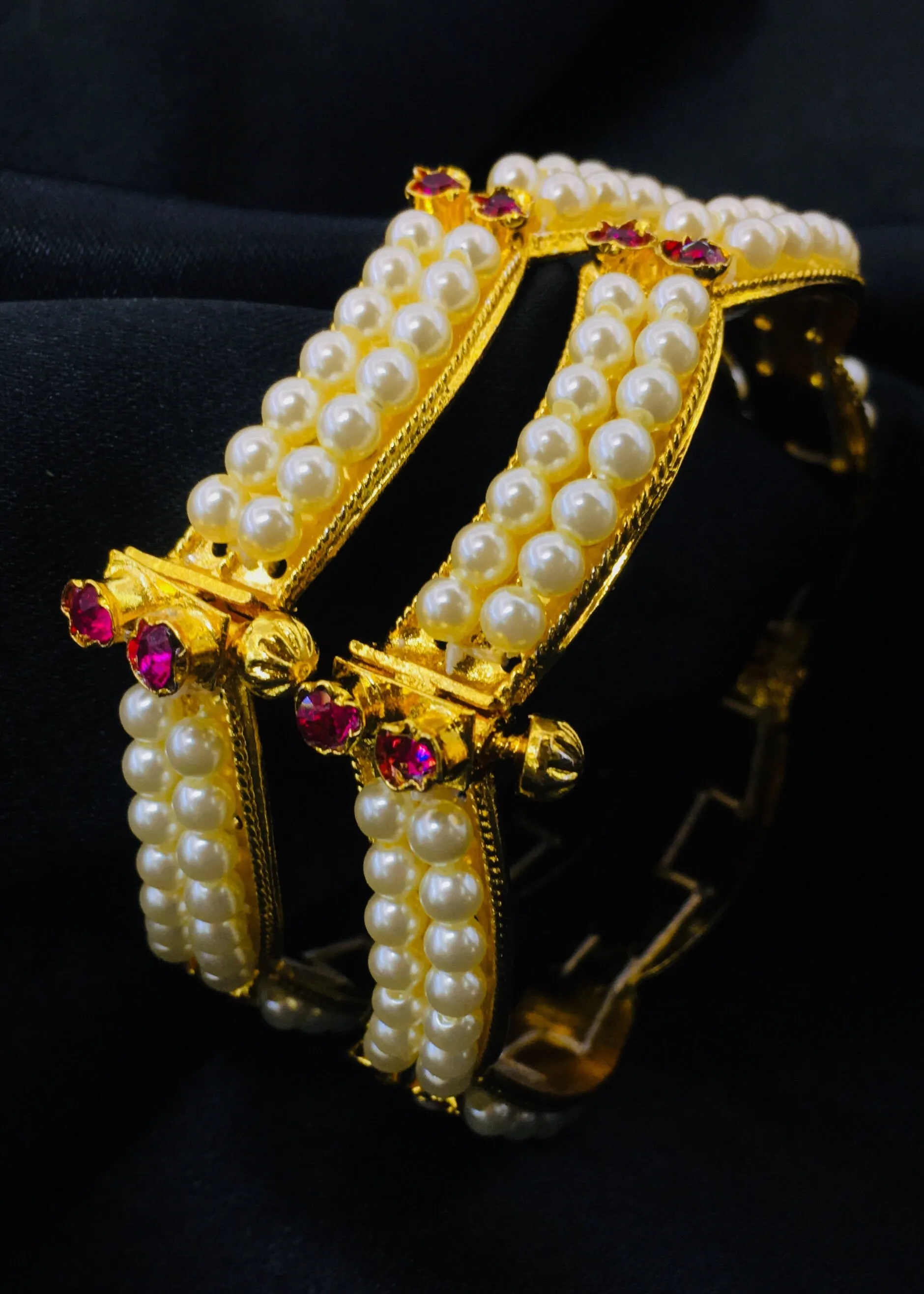 STUNNING MOTI BANGLES